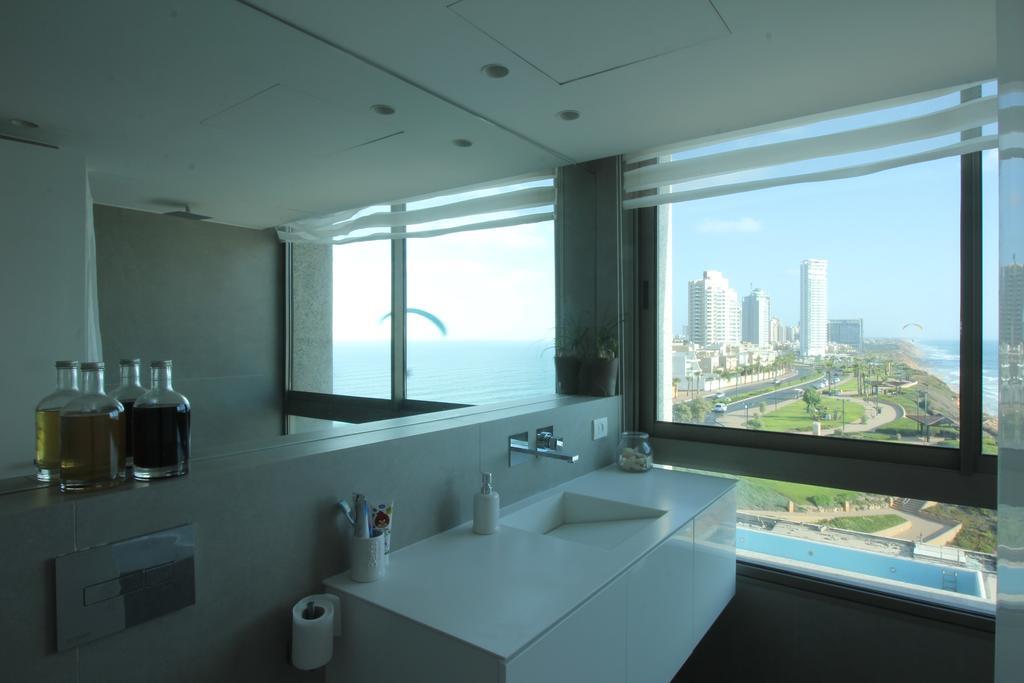 Sea Apartment Netanya Bagian luar foto