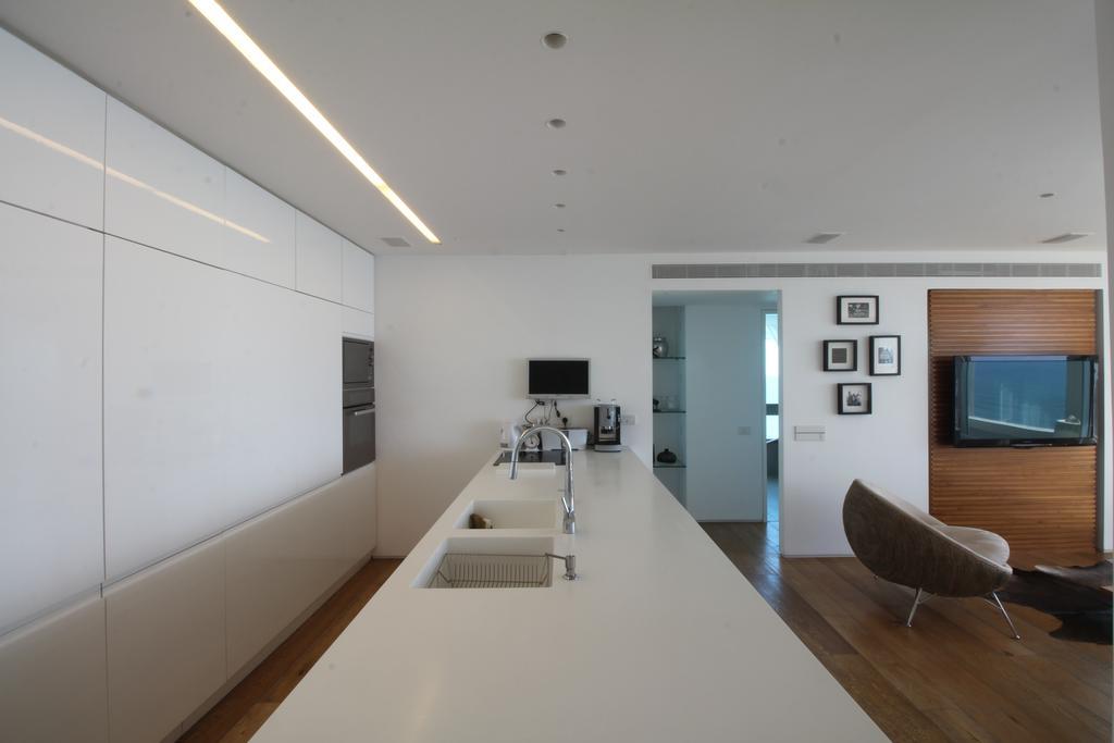 Sea Apartment Netanya Bagian luar foto