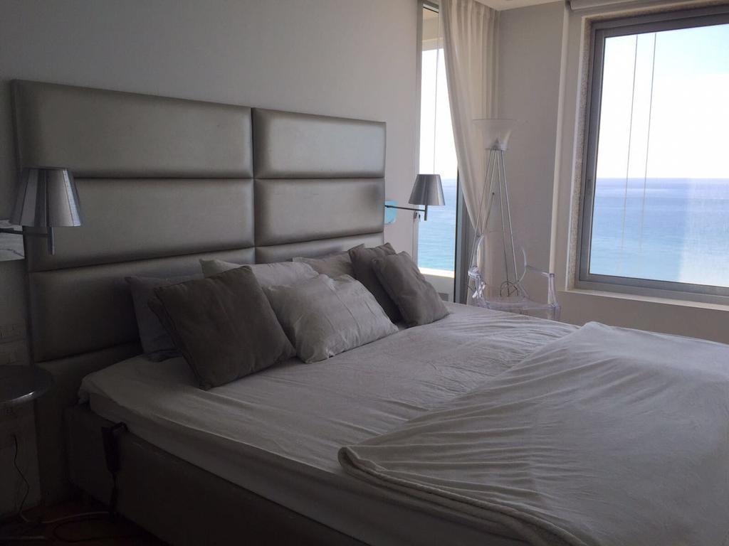 Sea Apartment Netanya Bagian luar foto